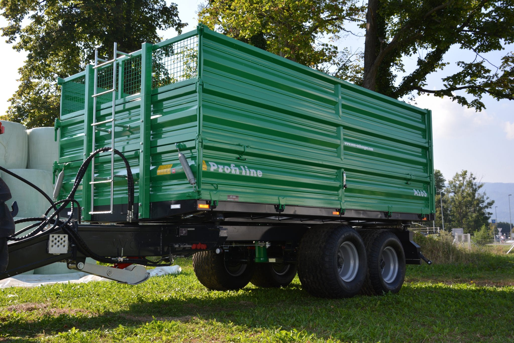Traktoranhänger, WÖZ Anhänger, A130 oder A130L mit 13000 kg Gesamtgewicht, starker Tandem-Dreiseitenkipper, 3S-Kipper, diverse Modelle, Zweiachser, Kipper, Kippanhänger für Traktoren, diverse Ausführungen – Bild 9